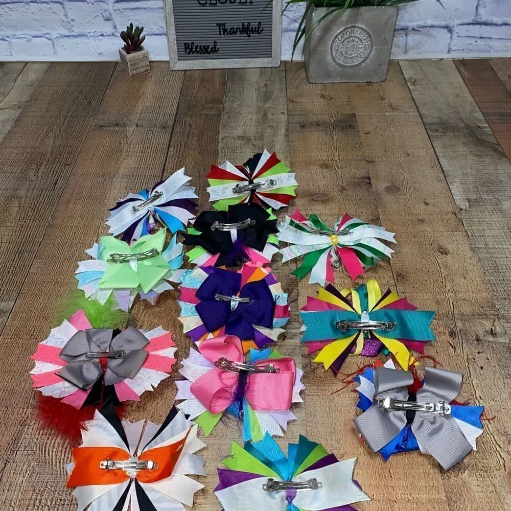 Lot of 12 boutique style‎ handmade bows
